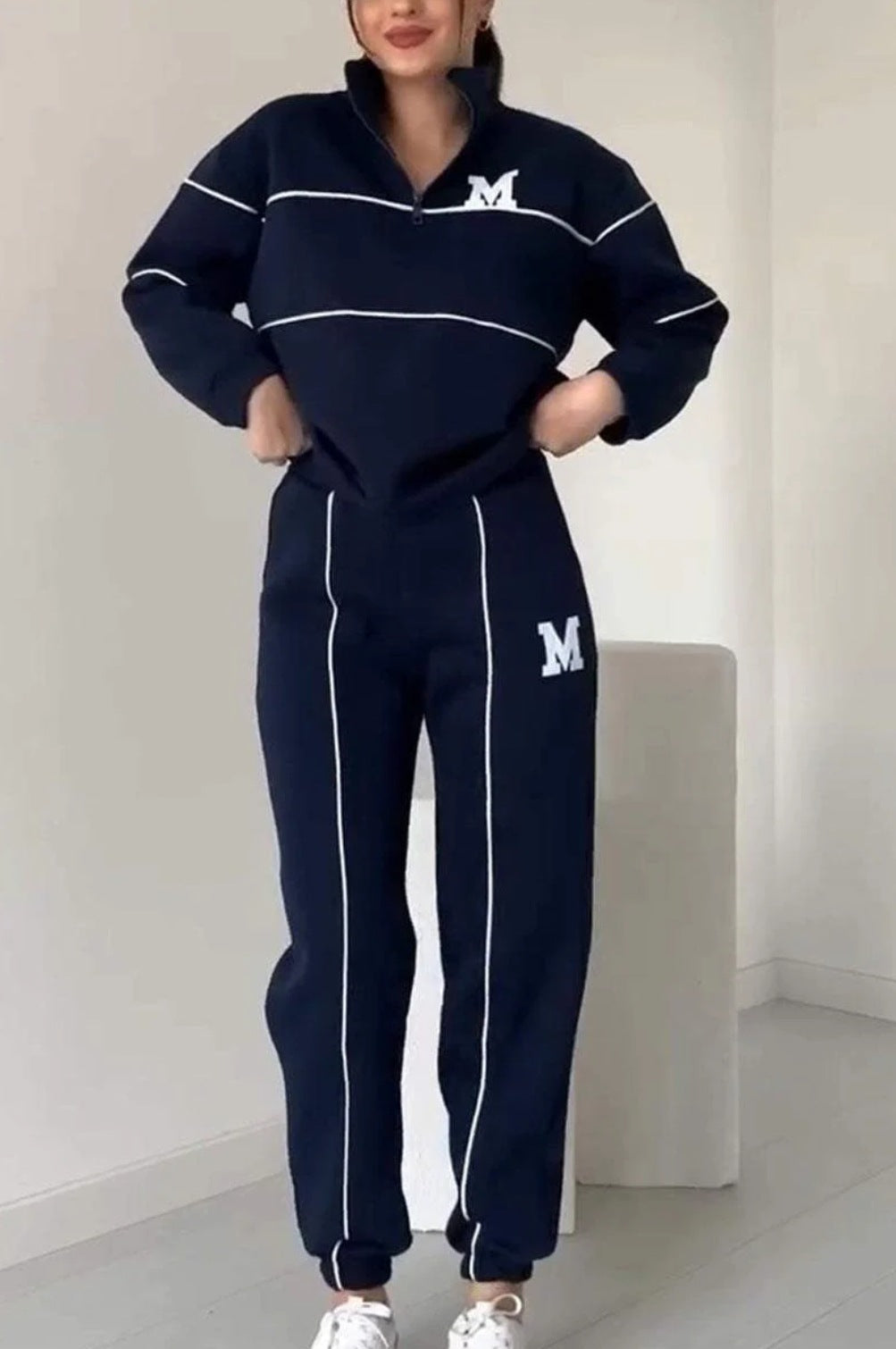 Herr Sweatshirt Set med Långa Byxor - Casual Set i Polyester, Långärmad och Regular Fit, Mönster med Bokstäver och Siffror 8