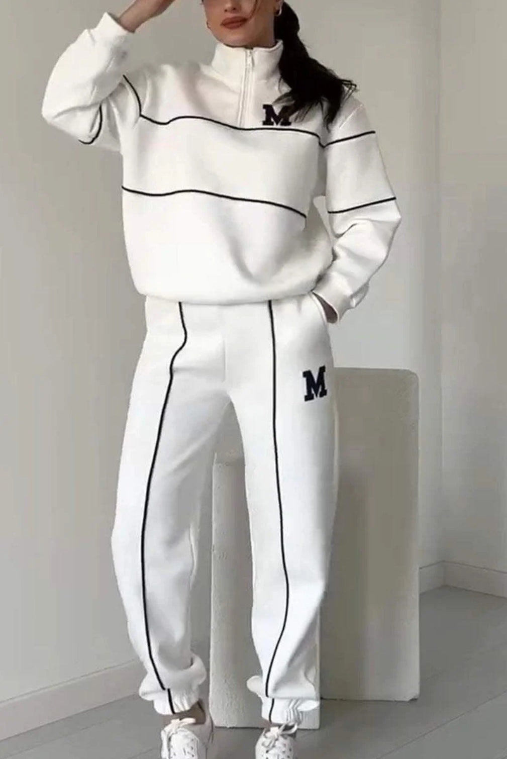 Herr Sweatshirt Set med Långa Byxor - Casual Set i Polyester, Långärmad och Regular Fit, Mönster med Bokstäver och Siffror 1