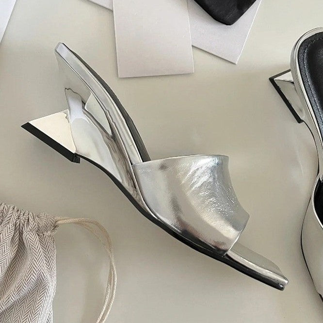 Kvinnors Öppna Mulor med Blockklack i Metalliskt Material – Elegant och Bekväm Design för Alla Tillfällen 5