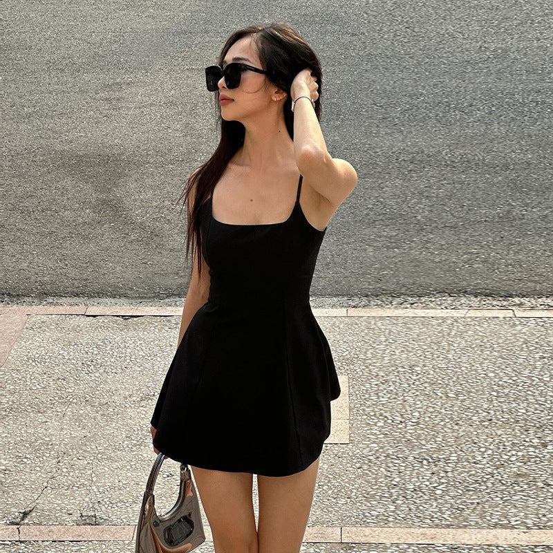 Skräddarsydd Klänning för Kvinnor med Lekfull Kjol i Andningsbart Material – Perfekt för Sommarfester och Kvällsevenemang 1