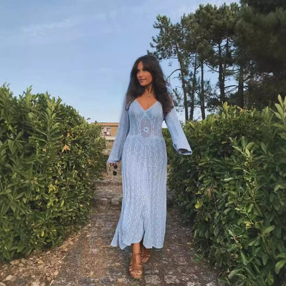 Kvinnors Klänning med V-ringning och Trumpetärmar i Mjukt Stickat Material – Löst Klippt Passform för Elegans och Komfort 3