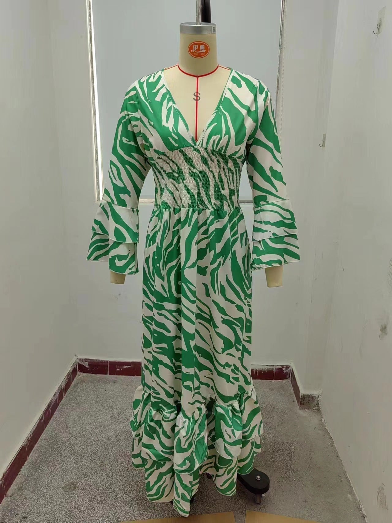 Damklänning med Geometriskt Mönster och Tre-Fjärdedels Ärmar – Högkvalitativt Tyg för Avslappnade Tillfällen 6