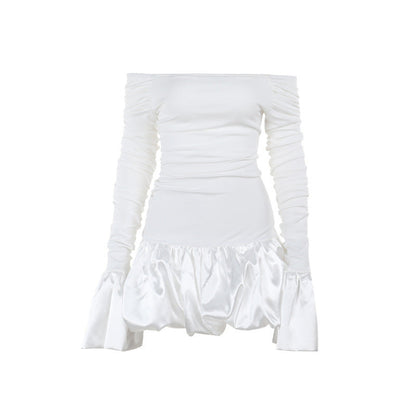 Svart Off-Shoulder Miniklänning med Ruffle Detaljer i Stretchigt Tyg för Kvinnor – Elegant och Bekväm Klänning 6