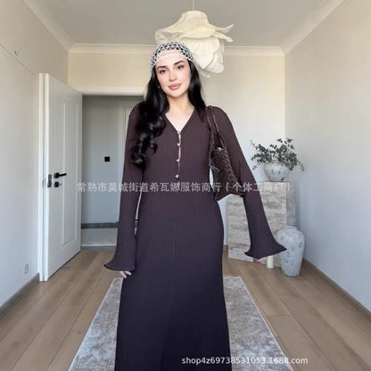 Dam Maxiklänning V-ringning Ribbstickad med Rüsch-detaljer-3