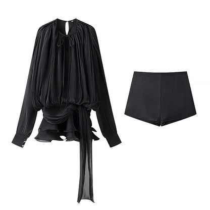 Damset med Voluminösa Ärmar och Shorts i Lätt Tyg – Chic och Avslappnad Look för Sommar 3