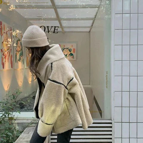 Dam Kappa i Plyscht Tyg – Vatten- och Vindavvisande Vinterjacka för Elegant och Avslappnad Stil 2