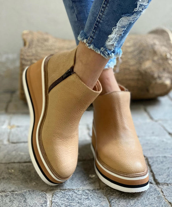 Kilstövlar för Dam med Kilasula och Slip-On Design – Syntetiskt Yttertyg, Mångsidig Casual Stil, Skafthöjd 10 cm 10