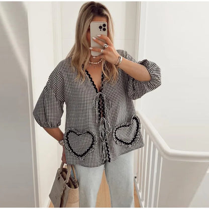 Variant image for Dam V-Neck Blus med Hjärtformade Fickor i Vintage Stil-23