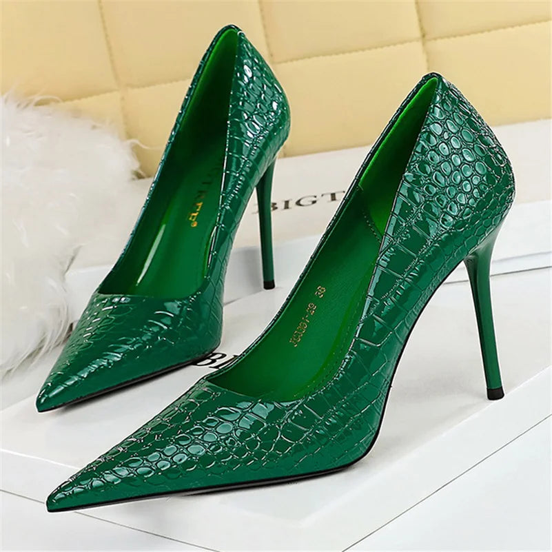 Kvinnors Stilettos med Spetsig Tå och Extra Hög Klack – PU Material, Slip-On Design, Gummisula för Bra Grepp 2