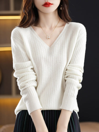 Variant image for Dam V-ringad Stickad Tröja i Mjuk Ull med Lös Passform-11