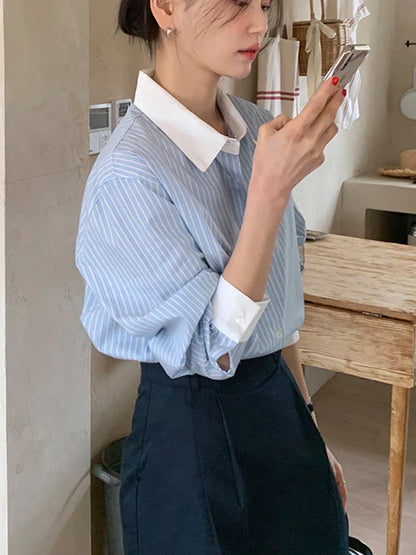 Vit Blus Dam med Kontrasterande Krage i Bomull 2