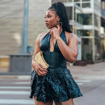 Mini Klänning för Kvinnor med V-ringning – A-linjeformad, Polyester, Smickrande Veck, Perfekt för Sommarfester 2