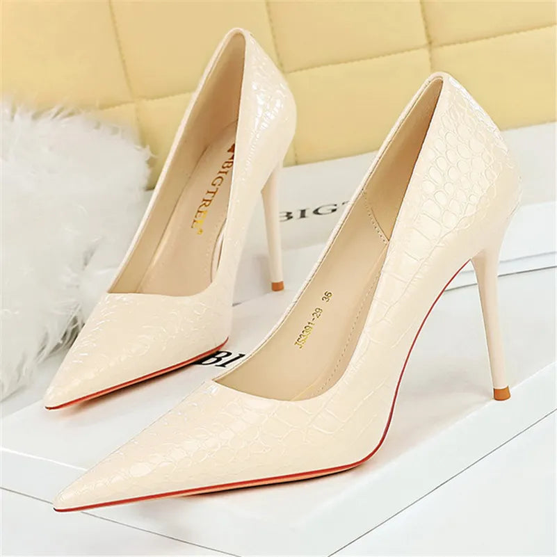 Kvinnors Stilettos med Spetsig Tå och Extra Hög Klack – PU Material, Slip-On Design, Gummisula för Bra Grepp 9