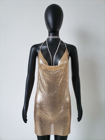 Glittrig Svart Miniklänning med Ryggfri V-Neck Design – Perfekt för Fest och Middag 12