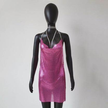 Glittrig Svart Miniklänning med Ryggfri V-Neck Design – Perfekt för Fest och Middag 14