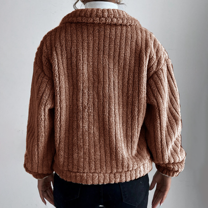 Damjacka Boxy Cut i Velvet med Pärlknappar-3