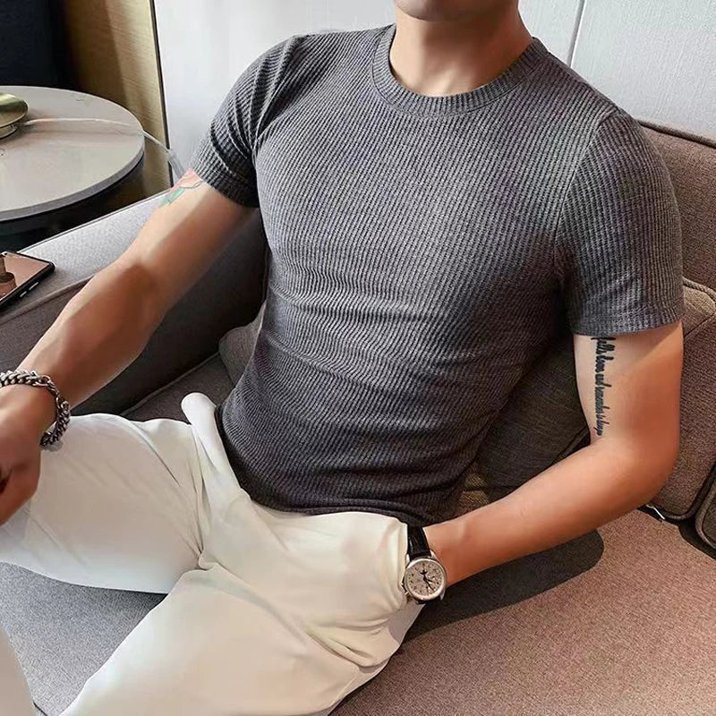 Randig Herr T-shirt i Lätt Bomull – Avslappnad Passform för Sommarstil, Perfekt för Fritid och Aktiva Tillfällen 3