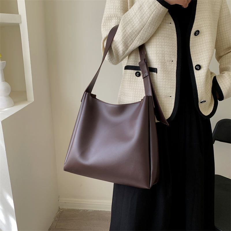 Rymlig Handväska Dam i Elegant PU-Läder med Justerbar Rem - Perfekt för Alla Tillfällen 2