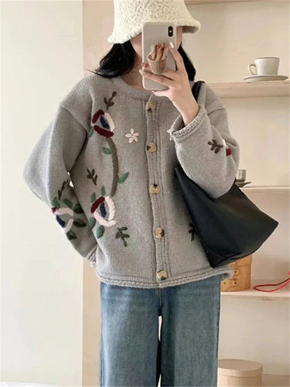 Broderad Stickad Väst Dam med Lös Passform – Mjuk och Stilig Väst för Alla Tillfällen 5