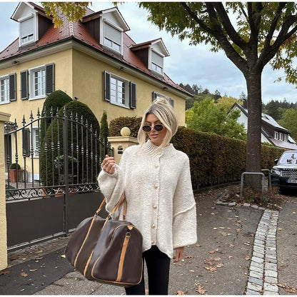 Variant image for Damens Lång Stickad Kofta med Knappstängning-1