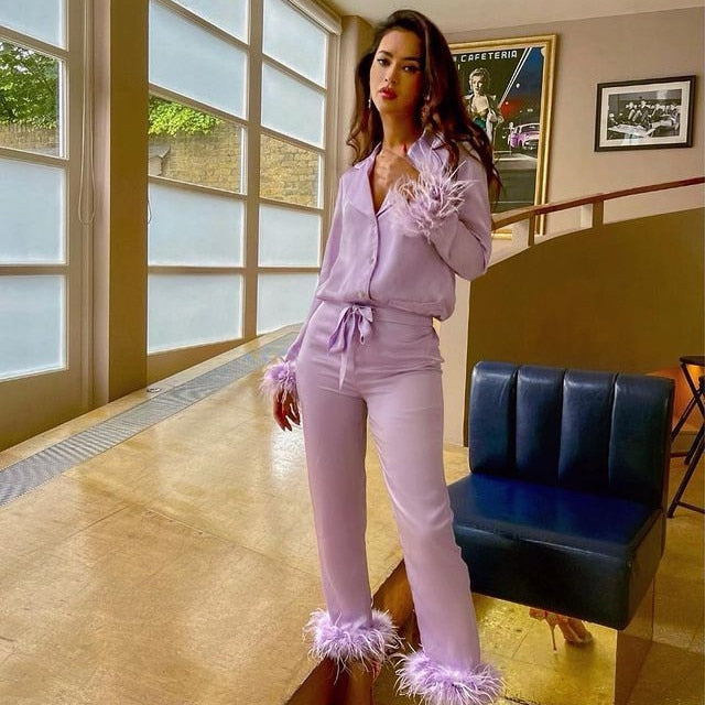 Variant image for Damset Satin med Fjädrar V-ringning-9