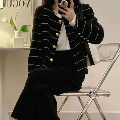 Kort Tweedjacka Dam – Trendig Kort Dunjacka för Vinter med Mjuk Passform och Elegant Stil 3