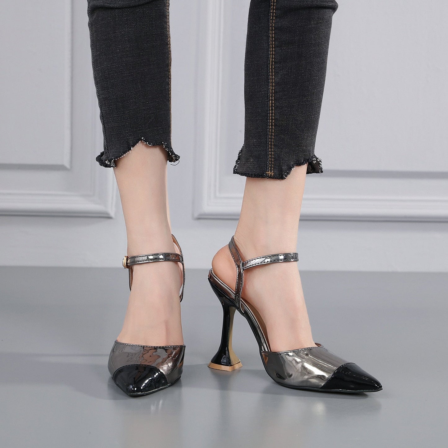 Kvinnors Pumps Sandaler Spetsig Tå Målade Läder-5
