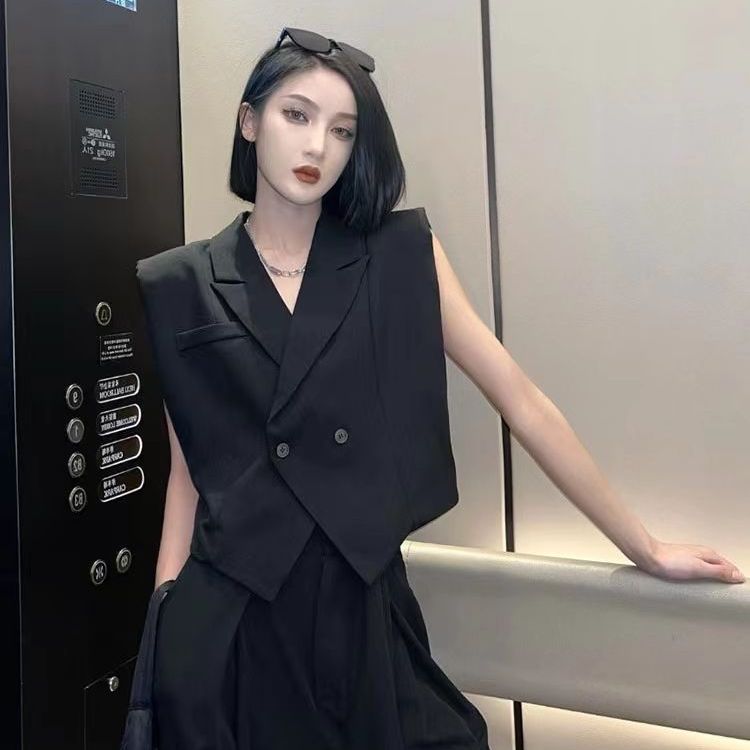 Monokrom Väst Dam i Polyester och Bomull med Knappstängning – Elegant och Bekväm för Vardag och Fest 6