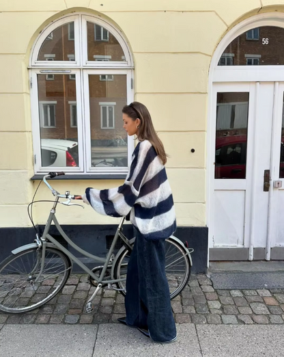 Dam Kofta med Halsduk i Högkvalitativt Stickmaterial – Trendig och Mångsidig för Avslappnade och Eleganta Tillfällen 6