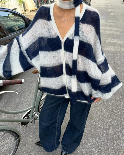 Dam Kofta med Halsduk i Högkvalitativt Stickmaterial – Trendig och Mångsidig för Avslappnade och Eleganta Tillfällen 3