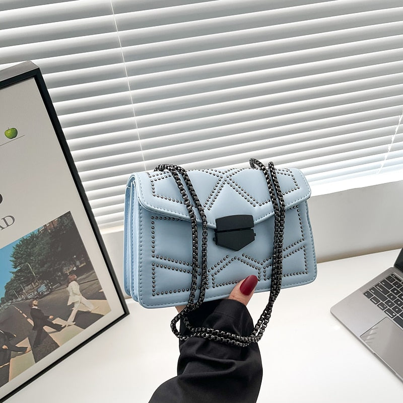 Dam Axelväska Kedja PU-Läder Mjuk Klaffdesign-1