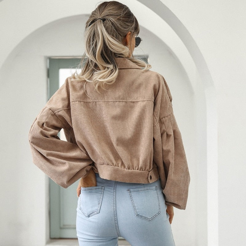 Damjacka Crop Design i Corduroy med Midjad Snitt – Vintage Stil och Bekväm Passform för Dam 3