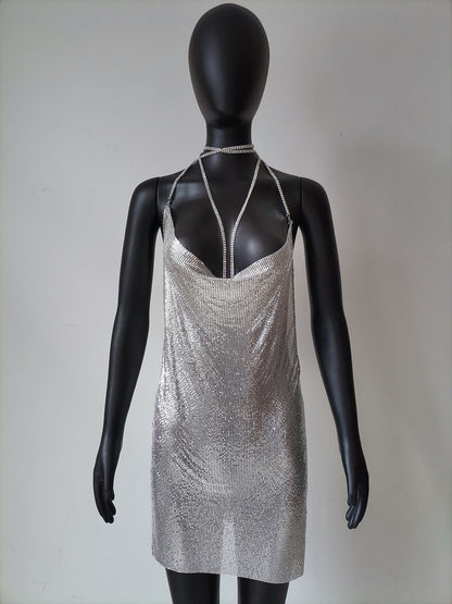 Glittrig Svart Miniklänning med Ryggfri V-Neck Design – Perfekt för Fest och Middag 17