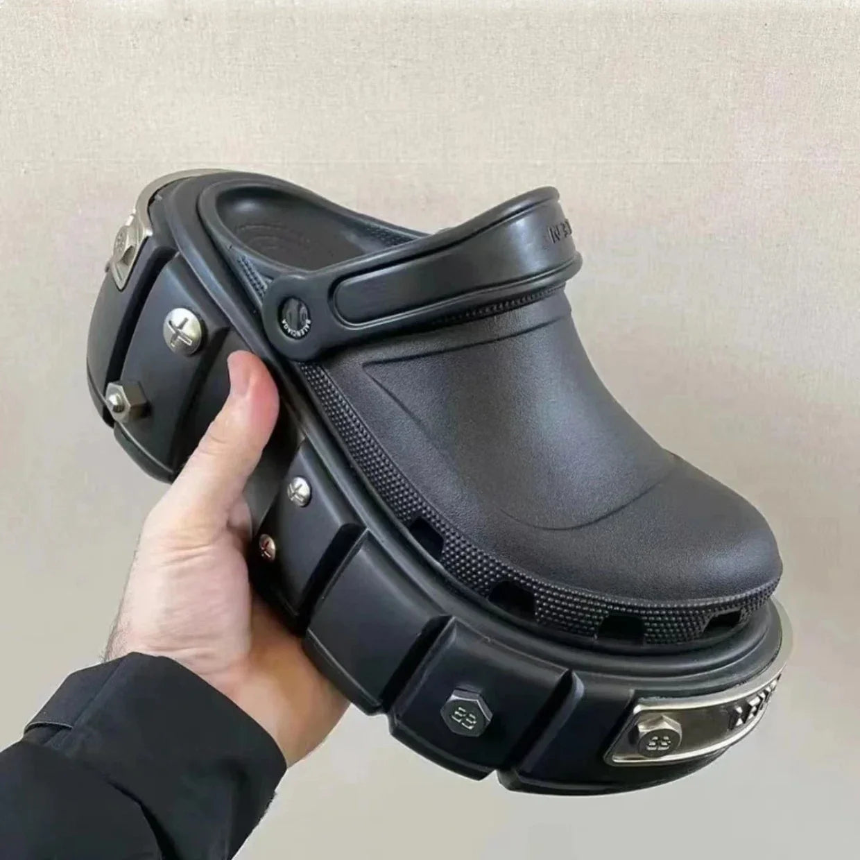 Dam Sandaler Plattform med Punknitar Syntetiskt Läder 3