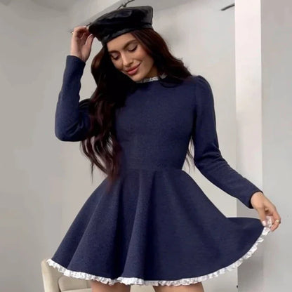 Utställd Klänning för Kvinna med Högbelagd Design i Bomull och Polyester – Elegant Silhuett för Fest och Vardag 10