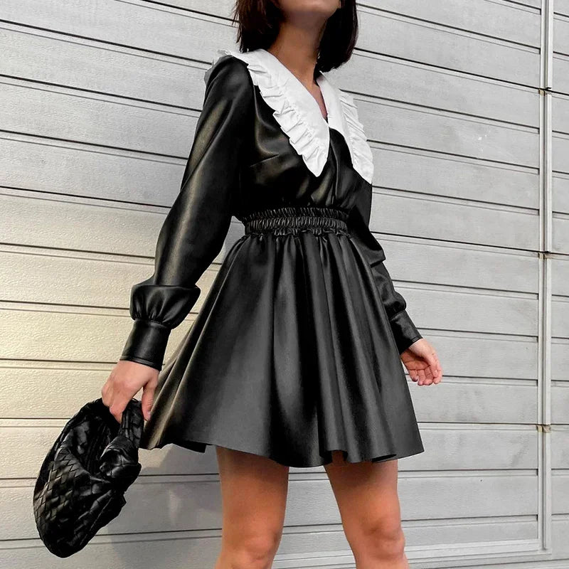 Dam Läderklänning Med Kontrasterande Veckad Krage-5