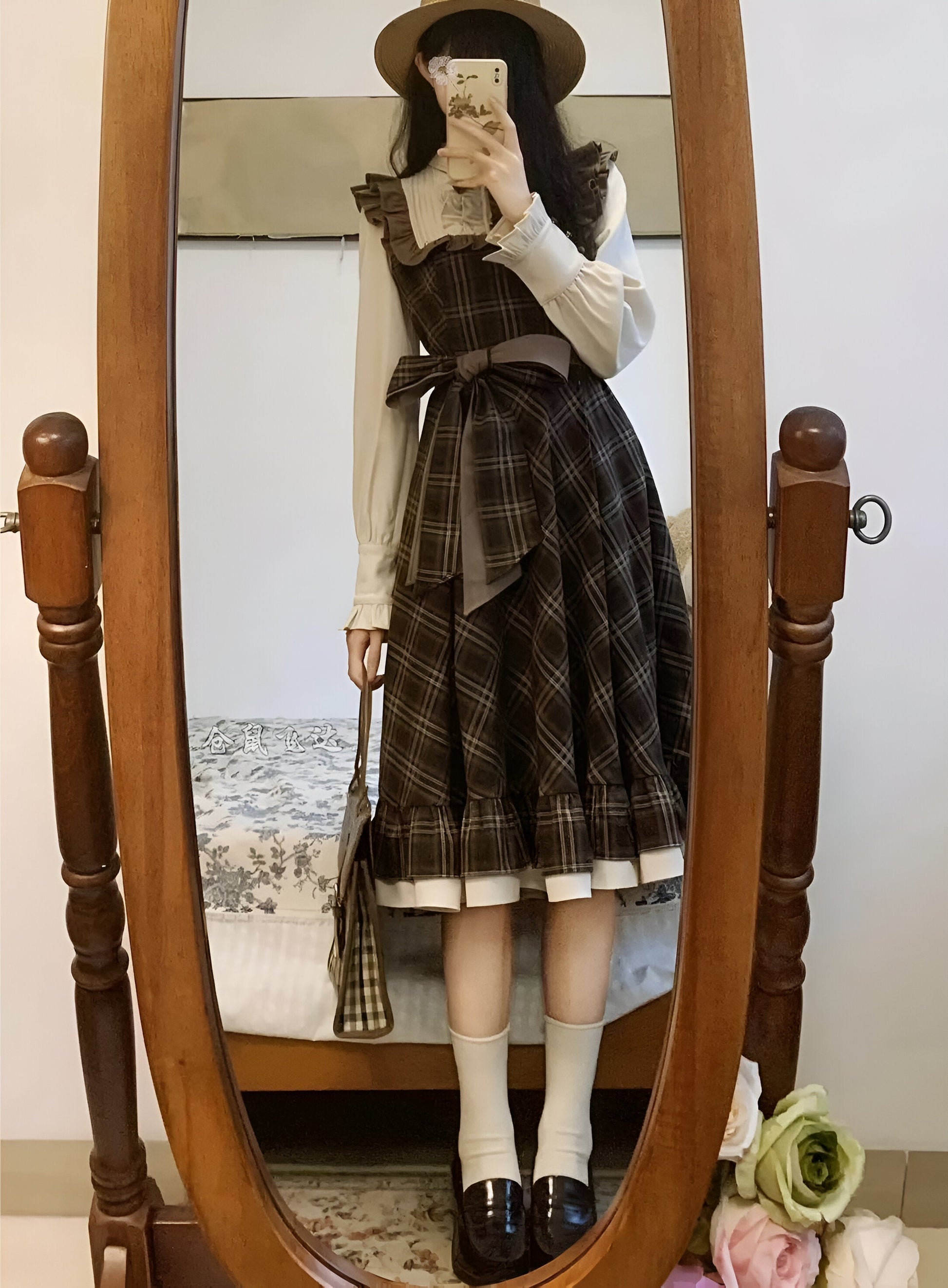 Kvinna Tvådelad Klänning Lätt Andningsbart Material med Unika Detaljer-2