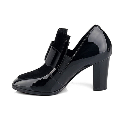 Dam Ankelpumps med Fjärilsknut Lackläder Blockklack-3