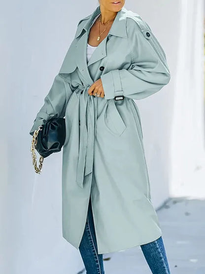 Lång Dubbelknäppt Trenchcoat för Kvinnor i Polyesterblandning – Elegant och Väderbeständig Kappa 4