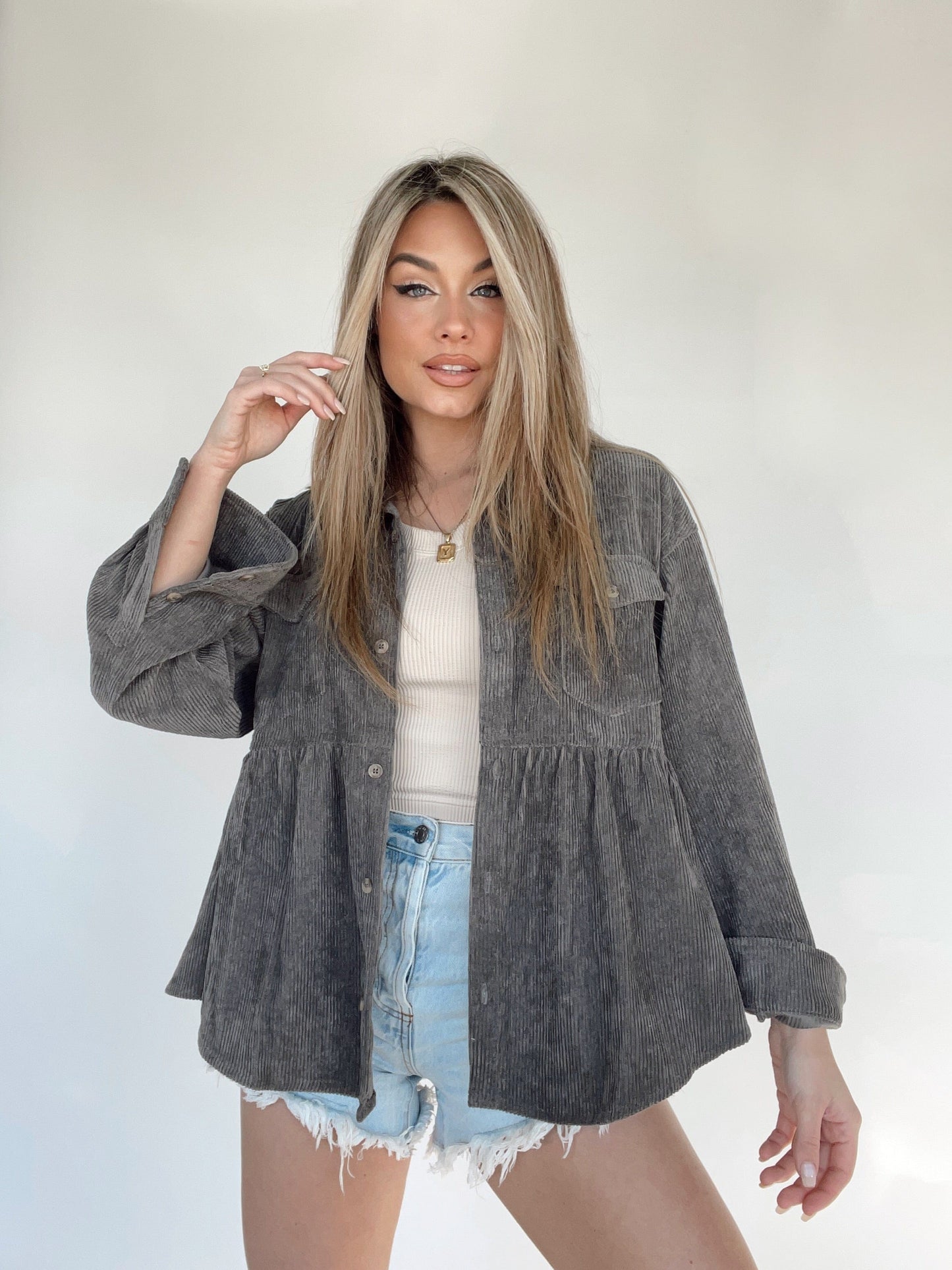 Elegant Dam Top med Manschettdetaljer i Mjuk Kordbomull – Perfekt för Avslappnade och Halvformella Tillfällen 6