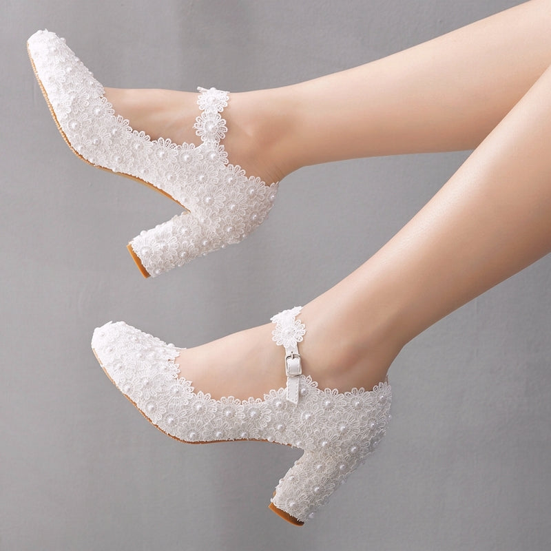 Chunky Heel Pumps för Dam med Runda Spetsar och Vita Pärldetaljer – 7 cm Hög PU och Gummi 2