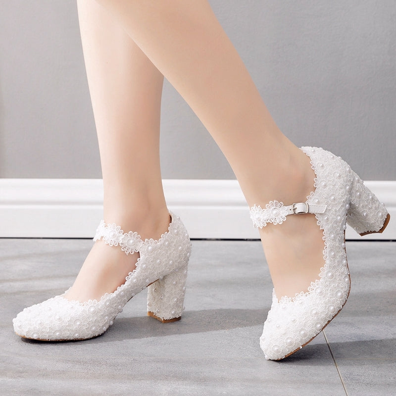 Chunky Heel Pumps för Dam med Runda Spetsar och Vita Pärldetaljer – 7 cm Hög PU och Gummi 3