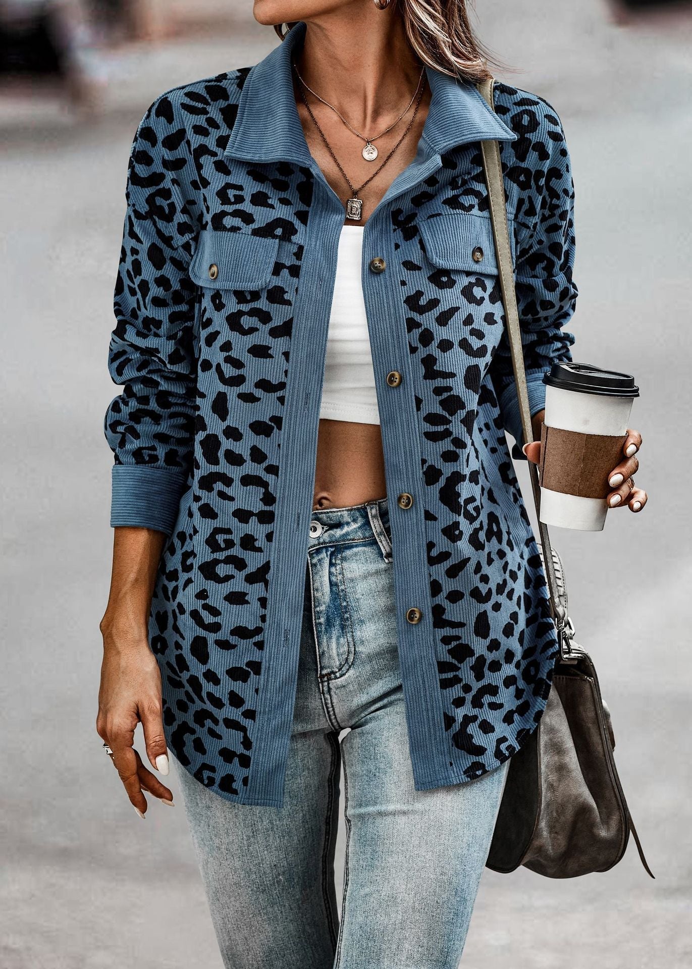 Leopardmönstrad Damjacka i Modern Design av Polyester – Trendig Jacka för Vardag och Fest 5
