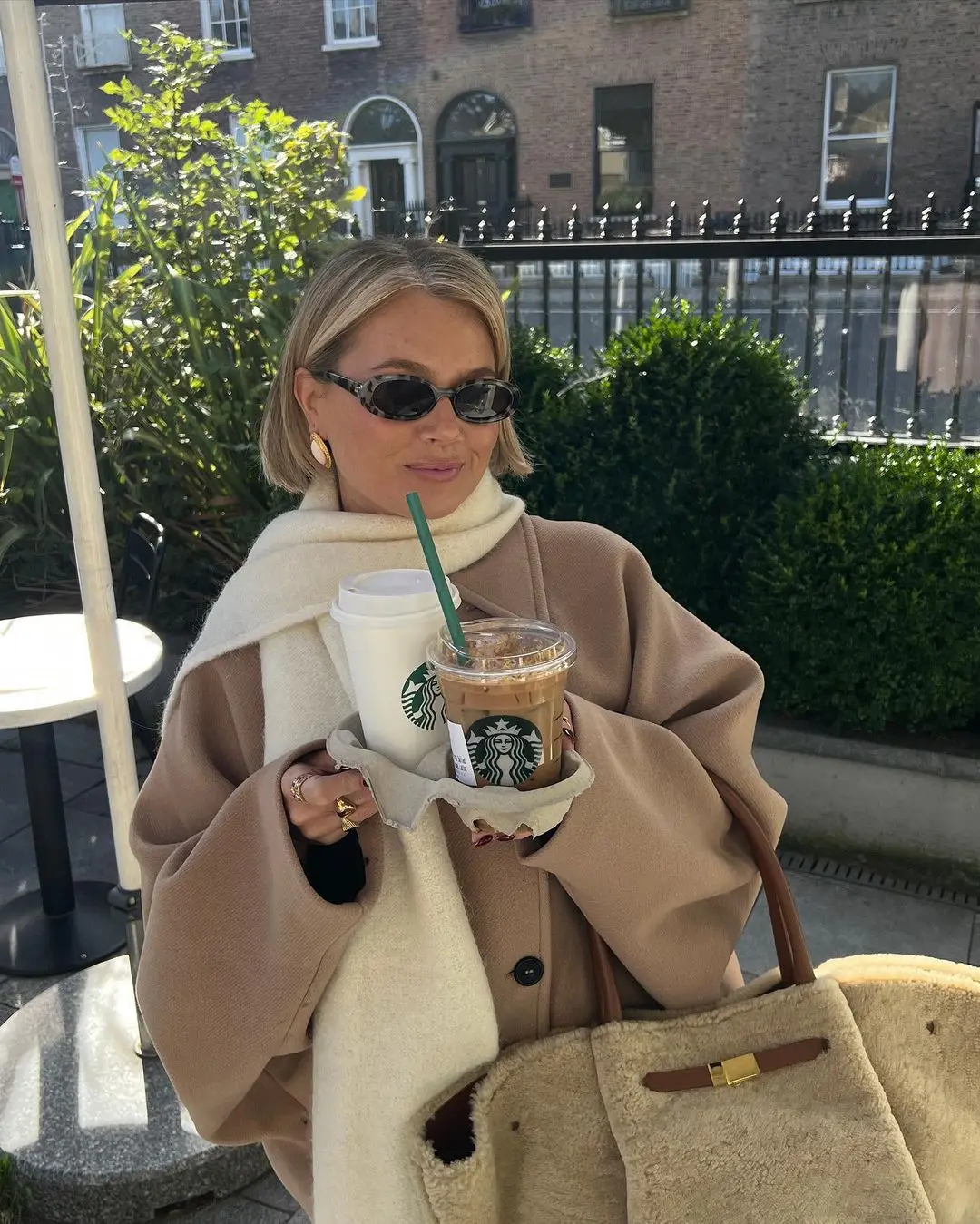 Dam Kappa Med Stora Knappar Och Rymliga Fickor I Mjukt Tyg-2