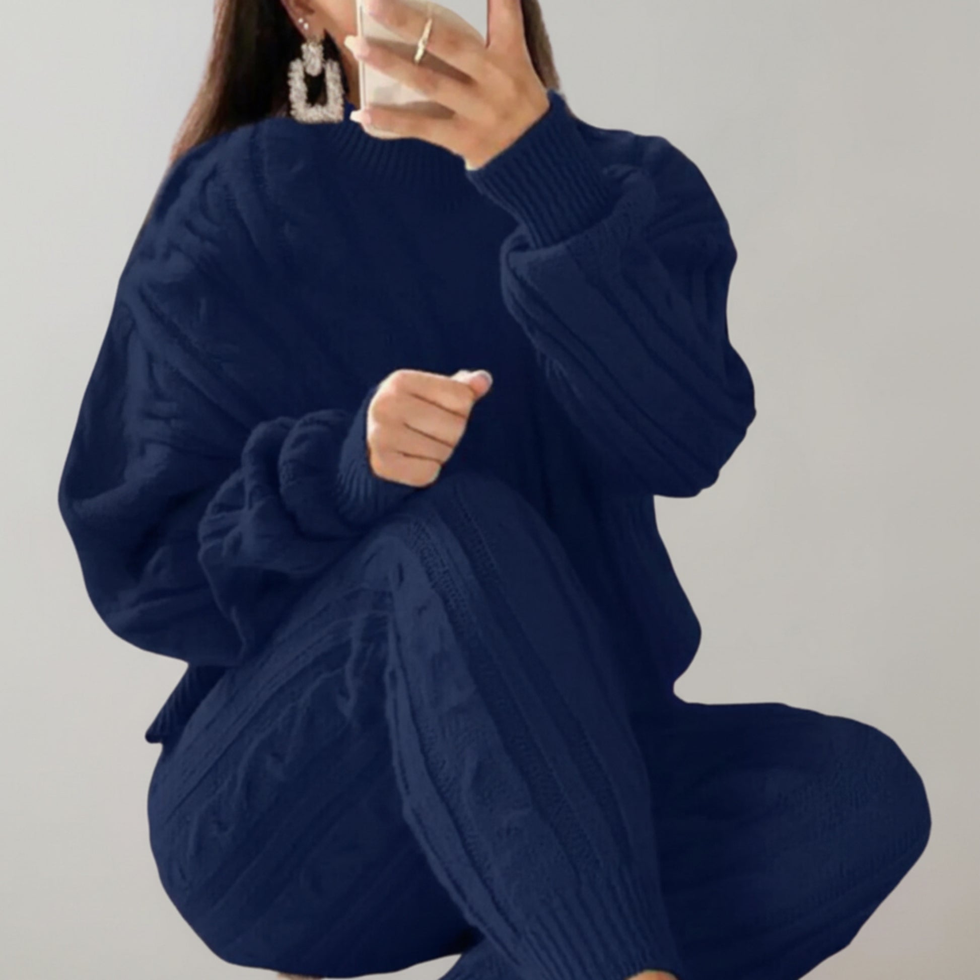 Mjukisset Dam Modern Stickad Stil med Axlar och Byxor