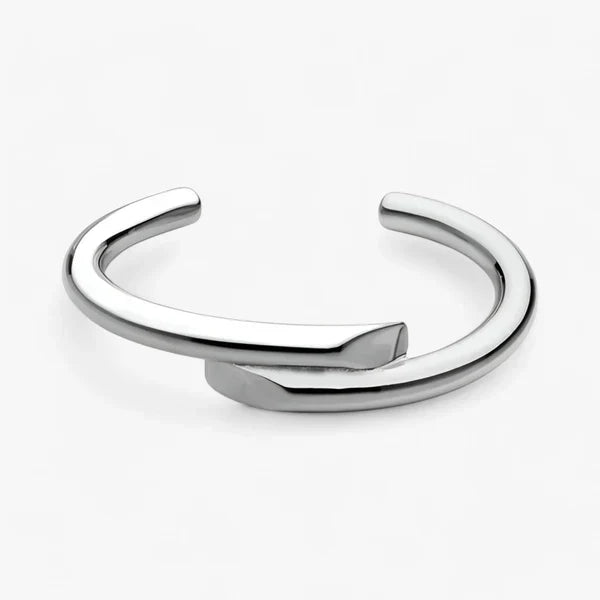 Gyllene Minimalistiskt Manschettarmband – Elegant och Flexibelt Smycke för Vardag och Fest 5
