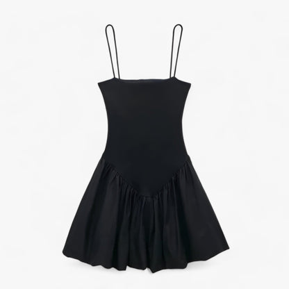 Kvinna Mini Klänning Monokrom Design Lätt Material 1