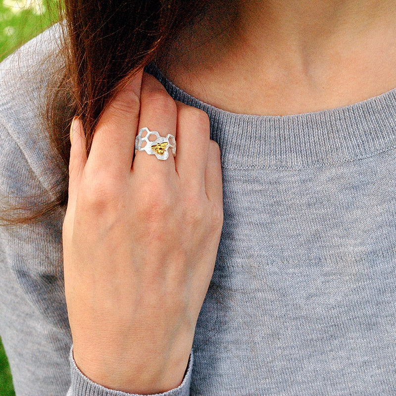 Ring i 925 Sterling Silver med Design av Bin och Honungskakor-2