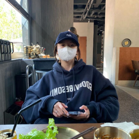 Stickad Dam Tröja i Mjuk Material med Modern Design – Perfekt för Höst och Vinter 2