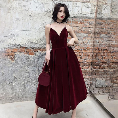 Damklänning MIDI med Smala Bärare och Utställd Kjol i Polyester-6